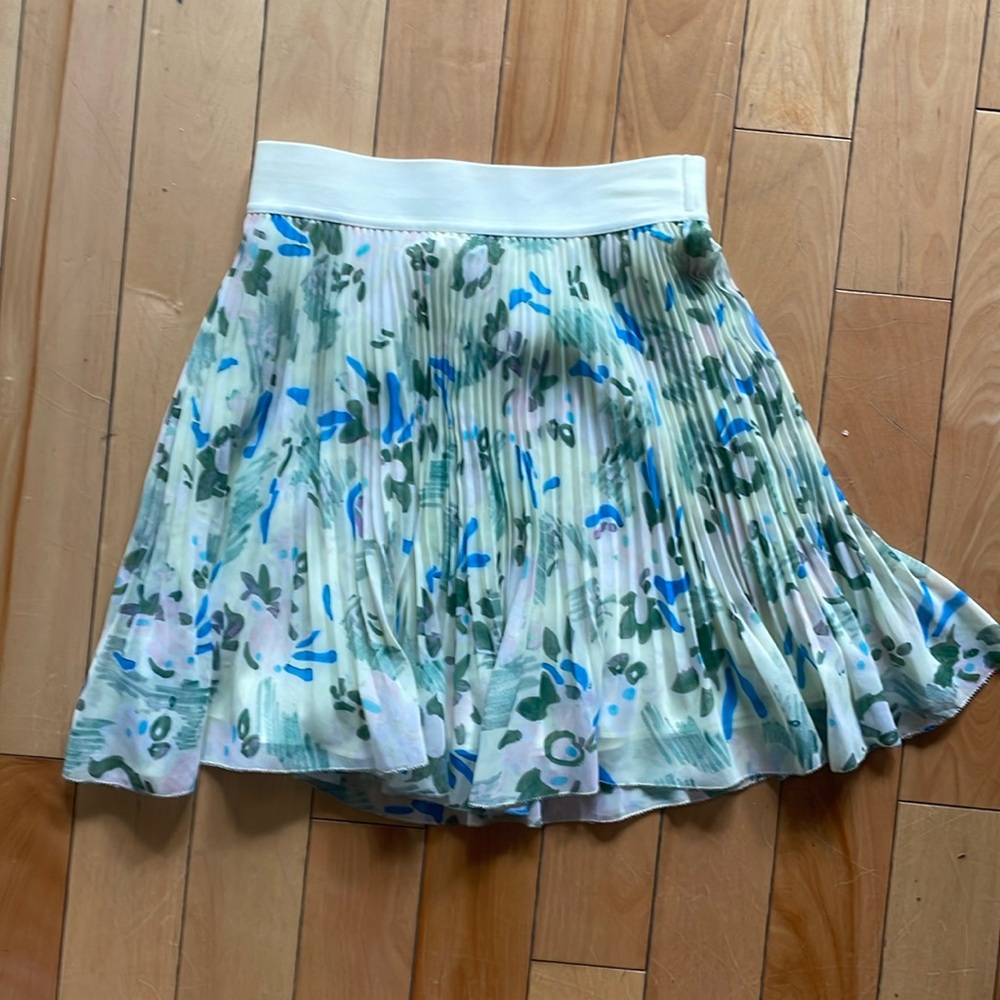 Aritzia skirt size small